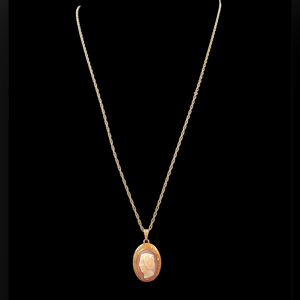 Antique Gold Filled Cameo Etched Necklace 19.5”